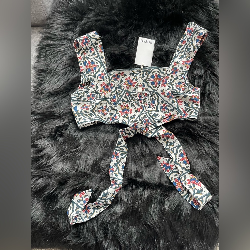 Boteh White Verbena Paisley-print Crop Top - Picture 6 of 8